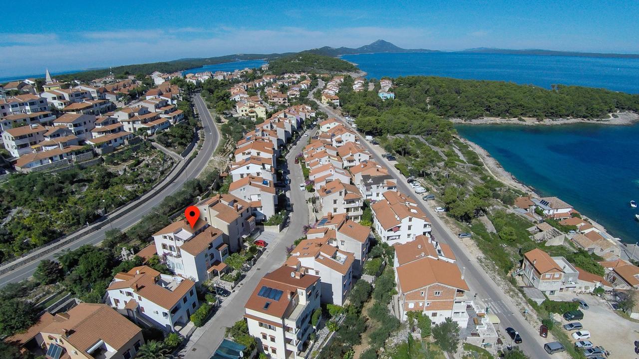 Отель House Prica Мали-Лошинь Экстерьер фото